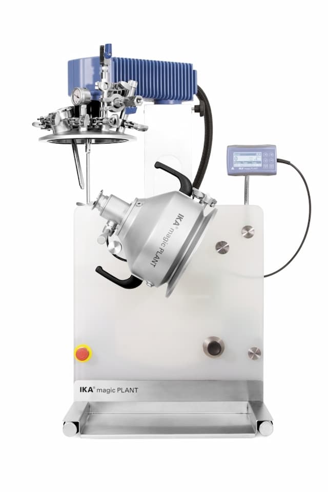 Laboratory dispersing machine for low-viscous masses