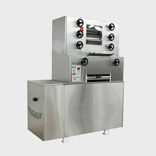 Chocolate refiner with chiller