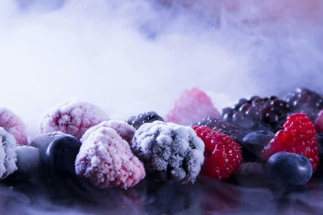 Making frozen fruits