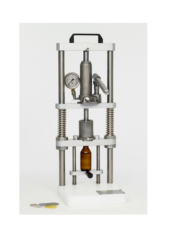 Benchtop cannabis filter press