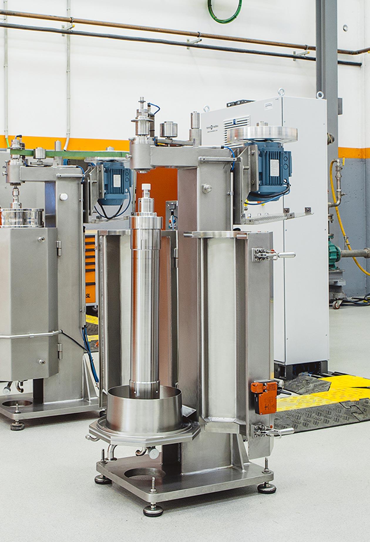 Water oil separation centrifuge