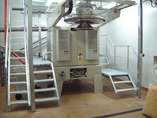 Puffed snack making machine