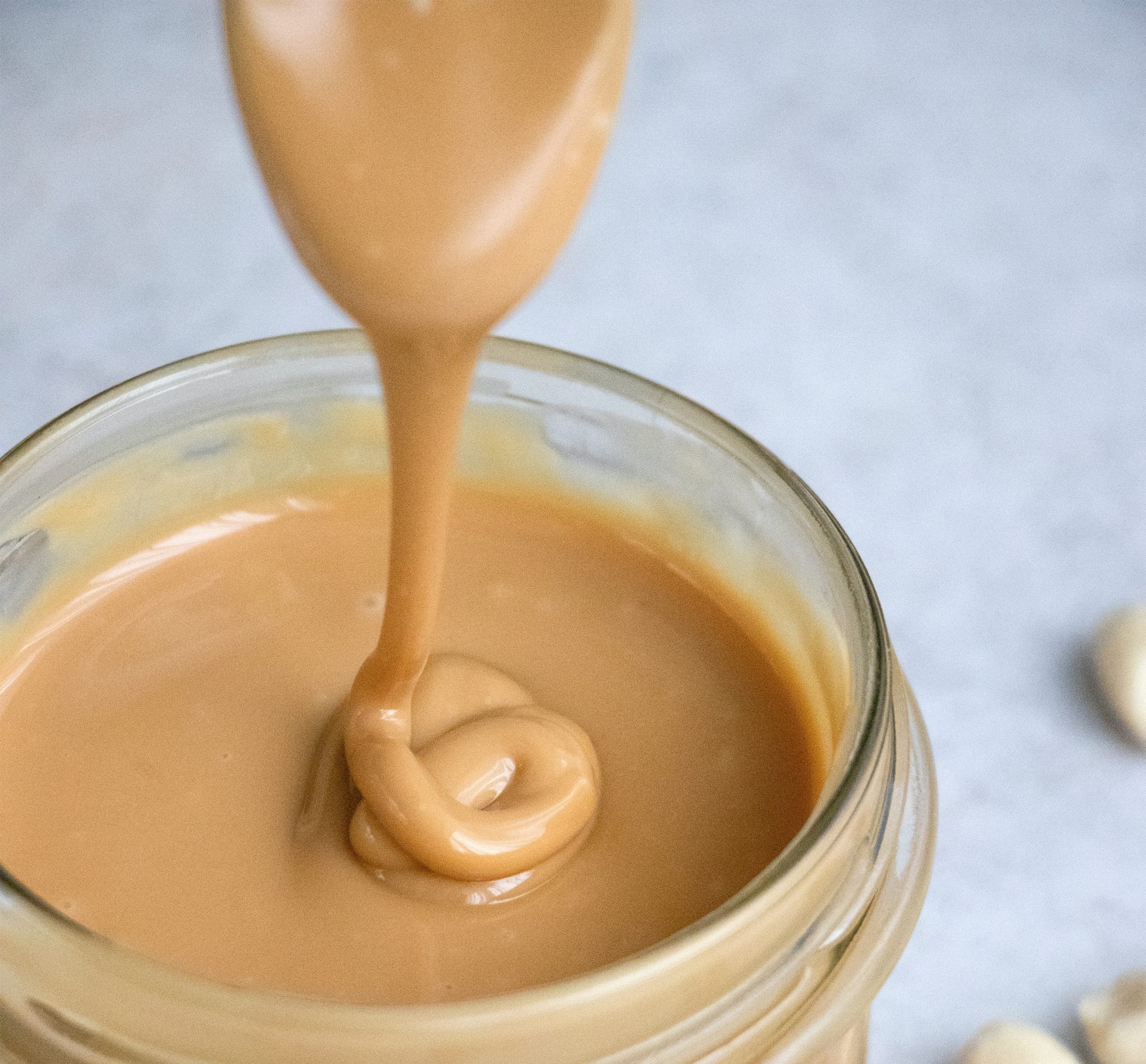 Making nut paste