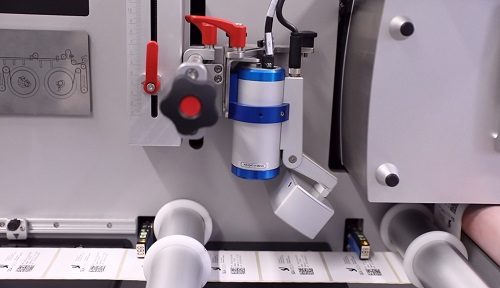 Serialization Packaging Machine Working Serialized labels inspection and printing station - Making.com