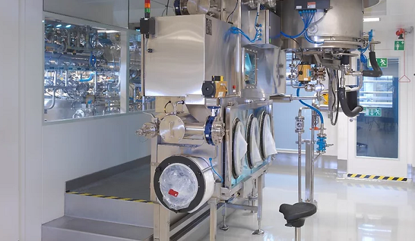 Filter dryer discharging isolator