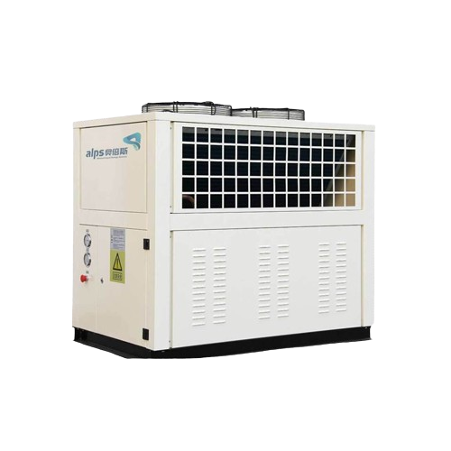 Industrial low temperature water chiller for beverage production