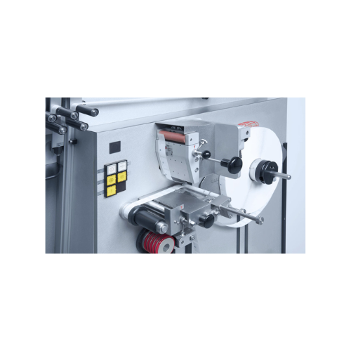 High-speed label splicer for continuous labeling