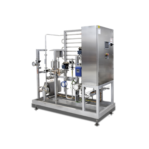 Saturation unit for carbonating beverages