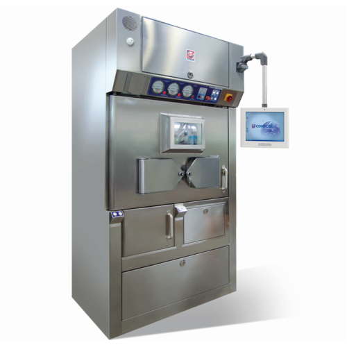 Automatic dispenser for radiopharmaceutical syringes