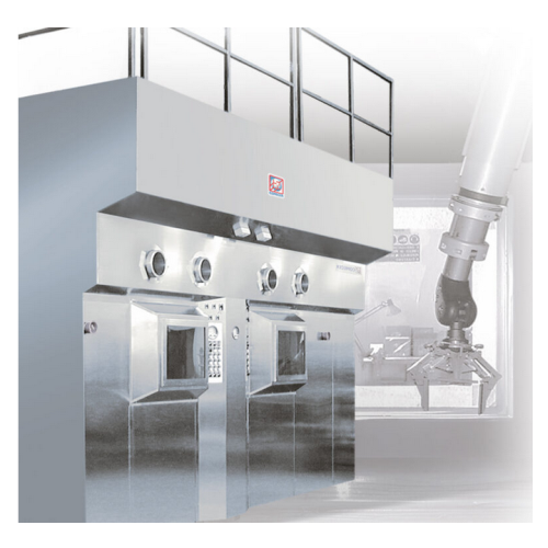 Double hot cell for radiopharmaceutical chemistry