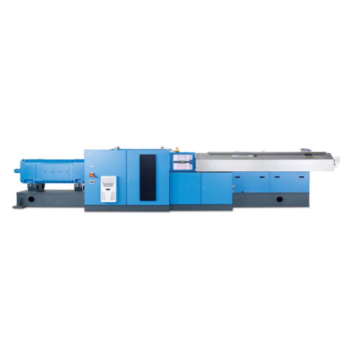 High throughput twin screw extruder for low bulk density products