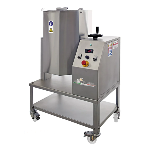 Compact cooker for confectionery and catering