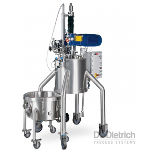 Microwave-enhanced filter dryer for chemical and pharmaceutical applications