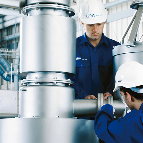 Swirl fluidizer for drying pastes and slurries