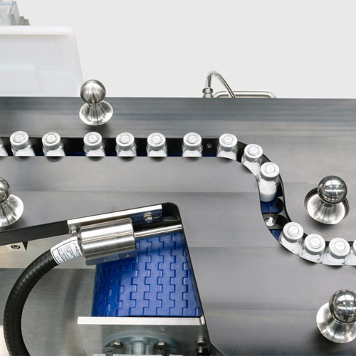 Online moisture control for lyophilized pharmaceutical products