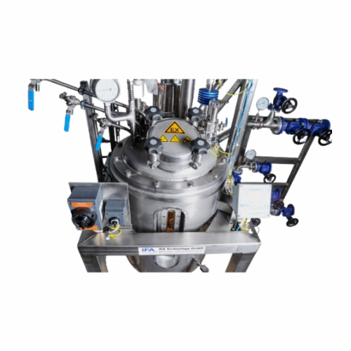 Wastewater treatment system for industrial applications