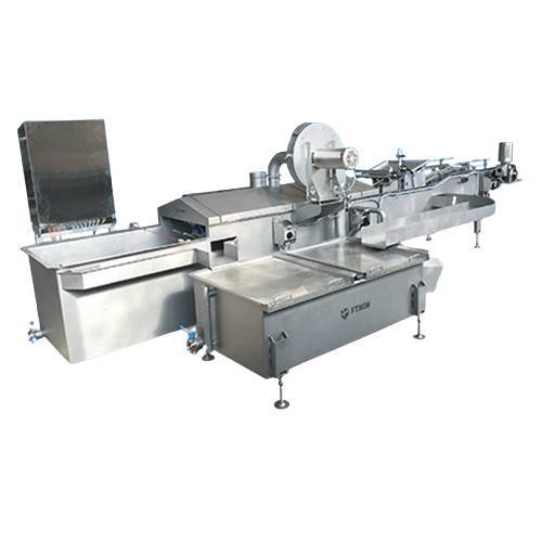 Product in tote/crate washer for fresh produce