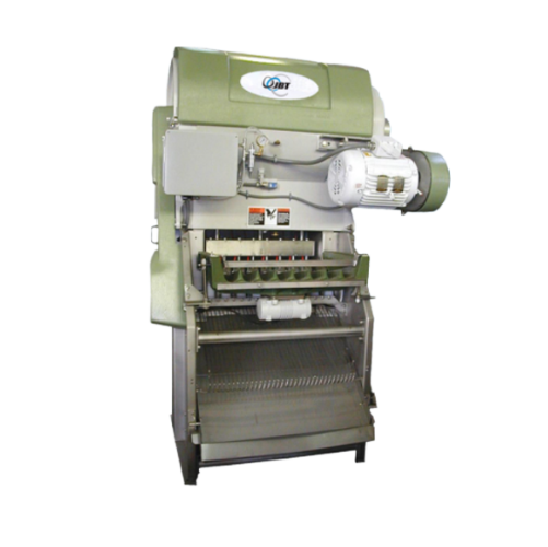 Citrus juice extractor for industrial juice production