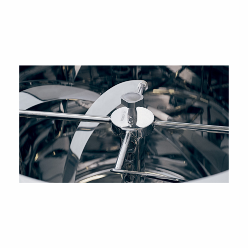 Mobile melting tank for hot filling lipstick