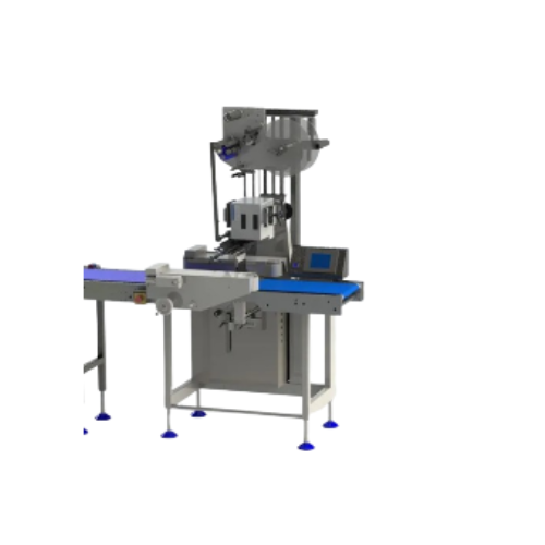 Panel label applicator for trays and containers