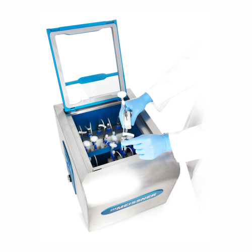 Bench top freezer for bulk drug substance freeze and thaw