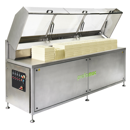 Chocolate melter for large quantities