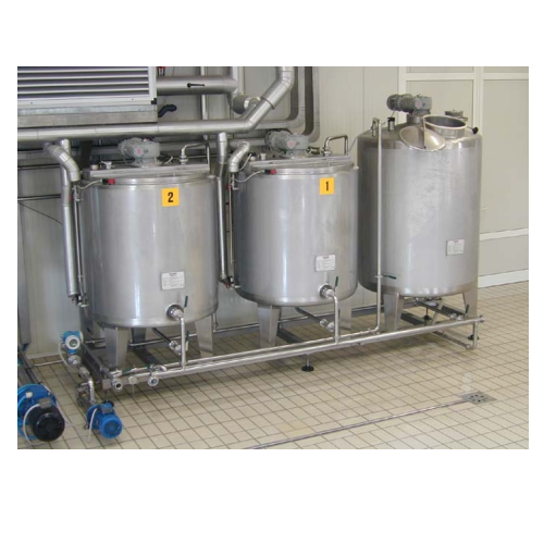 Refrigerated fermentation tank with cold water jacket