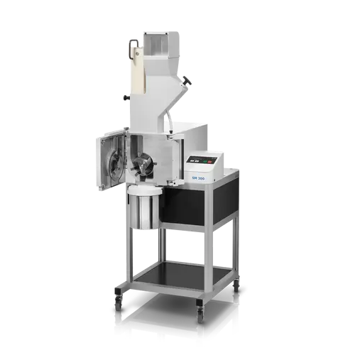 High-torque cutting mill for tough and fibrous materials