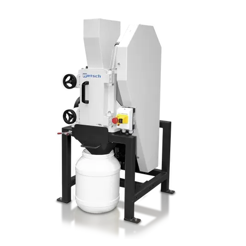 Jaw crusher for medium-hard to hard materials