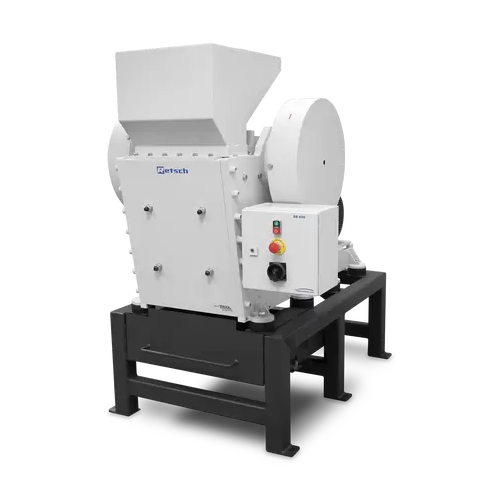 Jaw crusher for large feed sizes with high throughput