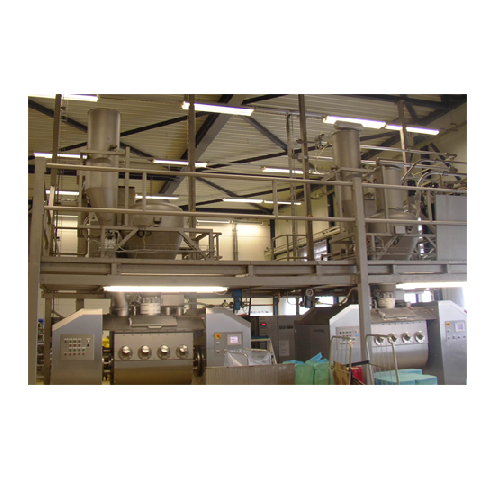 Pneumatic vacuum conveying system for dry raw materials