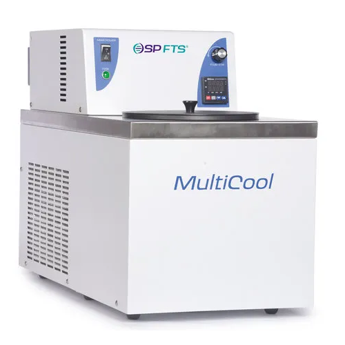 Low temperature bath for sample freezing and temperature control