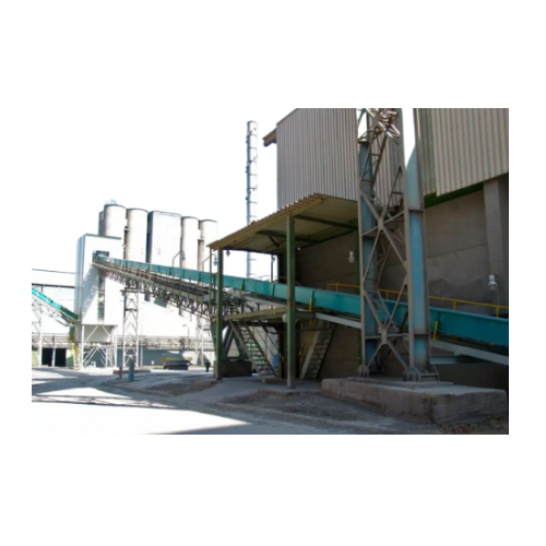 En-masse chain conveyor for bulk material handling