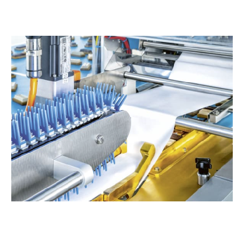 Flow-wrapping machine with quick format changeovers