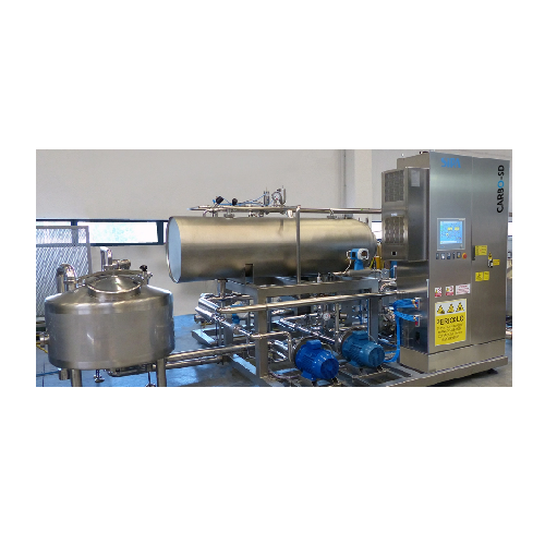 Compact carbonation unit for carbonated beverages