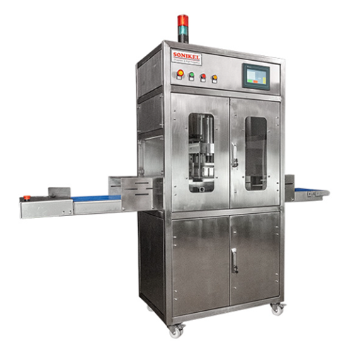 Ultrasonic food cutter for sticky and fragile foods