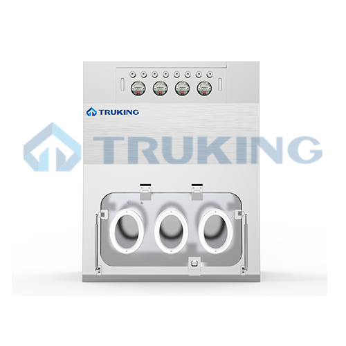 Feeding isolator for liquid preparation in pharmaceuticals