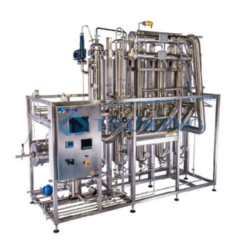 Multi-effect water distillator for pharmaceutical applications