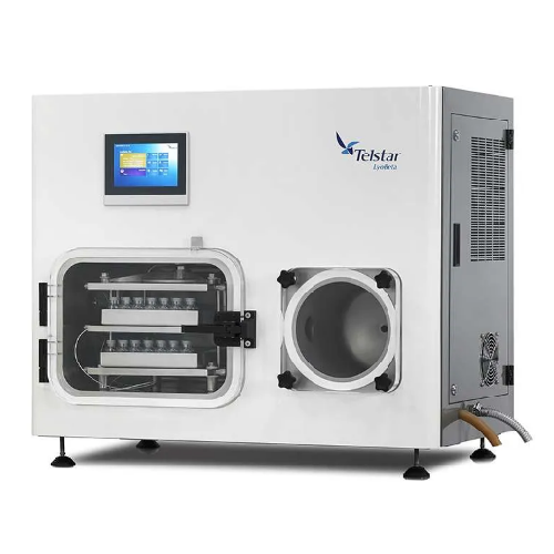 Freeze dryer for small batch scale-up in biotech and pharma