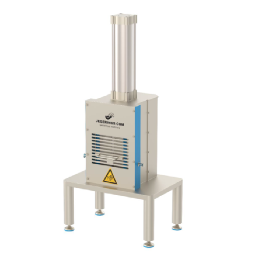 Pneumatic vegetable press for large square cuts