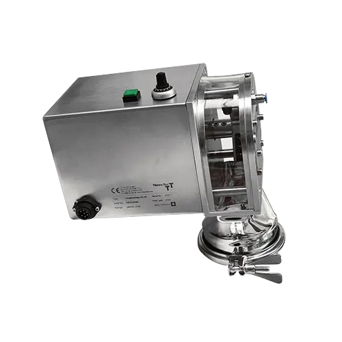 Hot cutter for processing extrudate into pellets