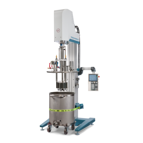 Vacuum basket mill for high-viscosity product processing