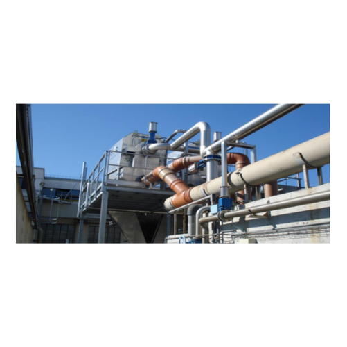 Internally fed rotating drum screen for wastewater treatment