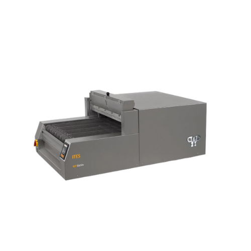 Infrared baking oven for frozen bakery products