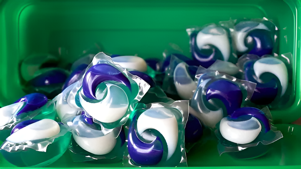 Detergent pods