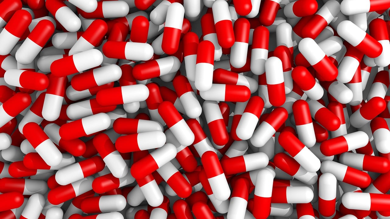 medicine, tablets, pills, medical, pill, tablet, pharmaceutical, medication, prescription, capsule, healthcare, treatment, capsules, red