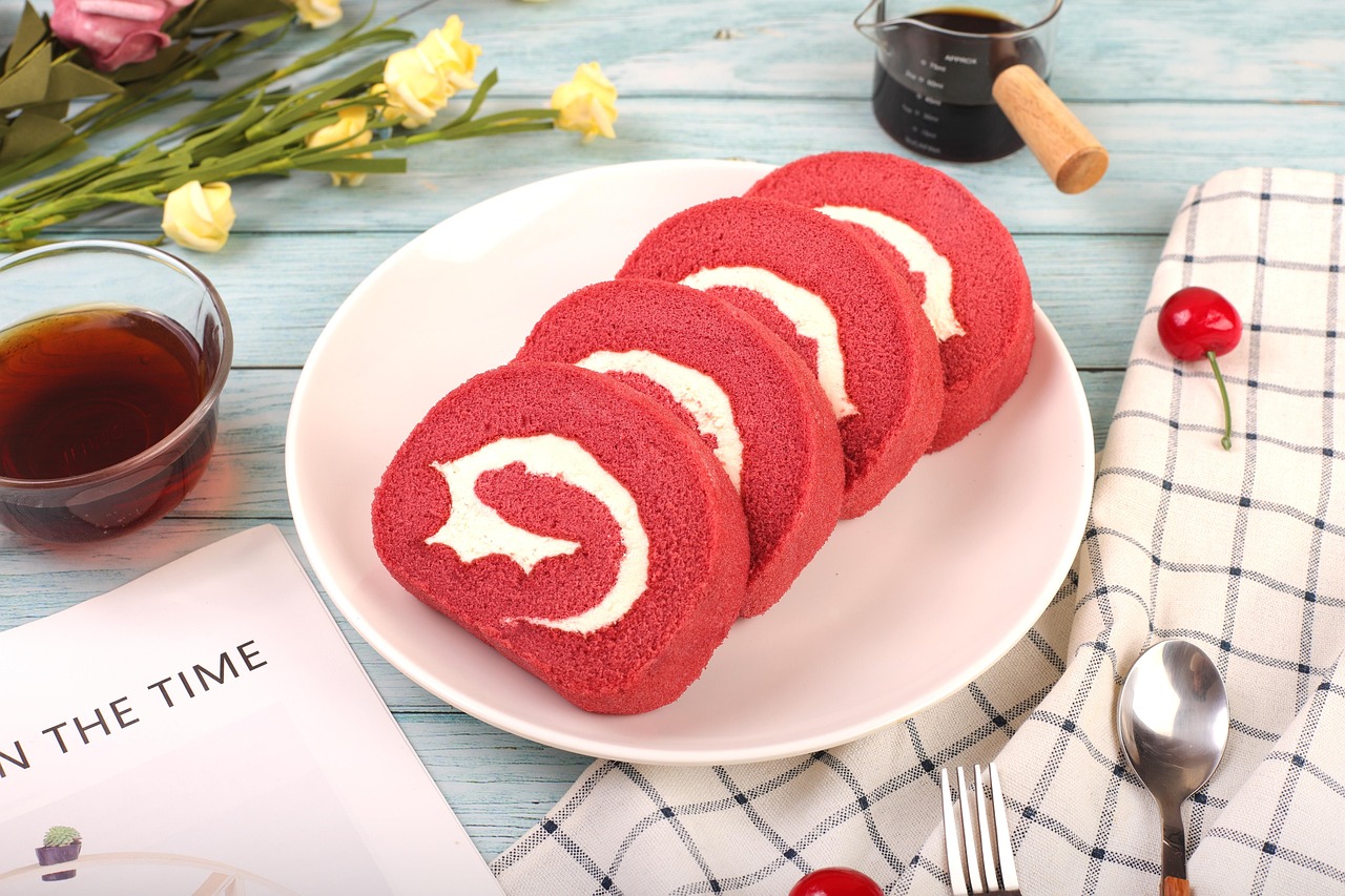 backen, swiss roll, red velvet swiss roll, baked goods, cake, swiss roll, swiss roll, swiss roll, swiss roll, swiss roll