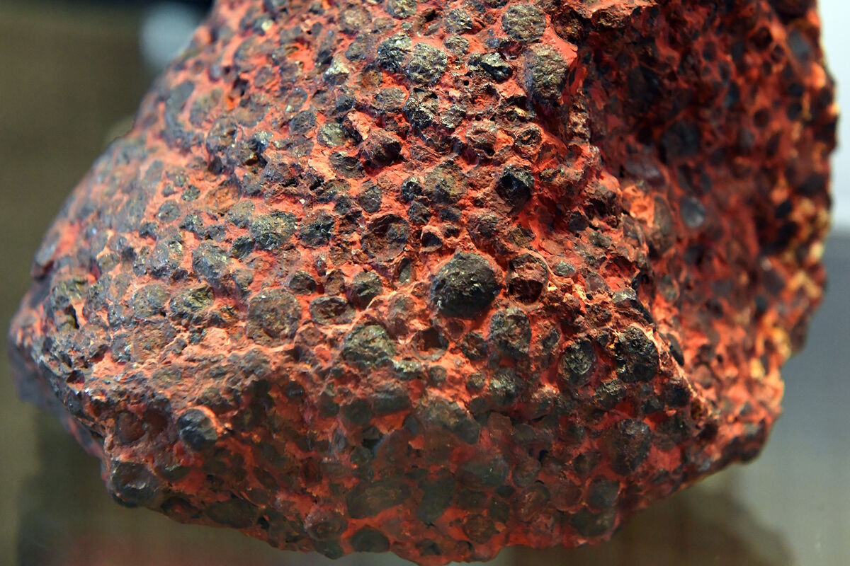 Industrial grinding solution for hard and abrasive materials