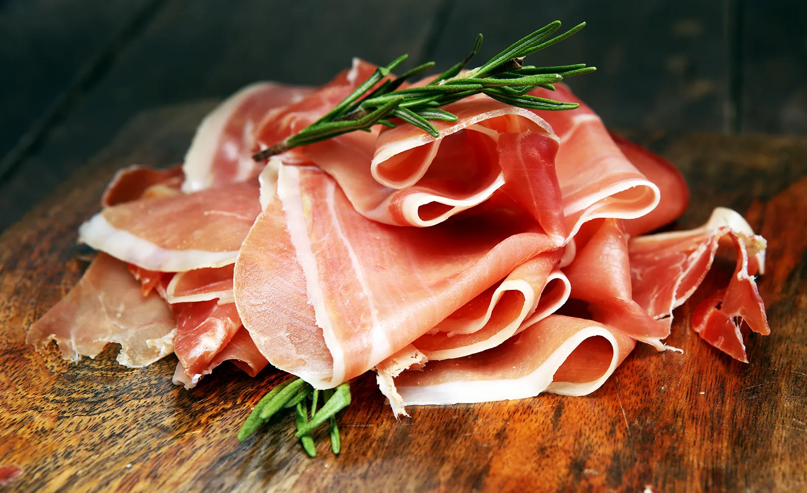 Industrial slicer for natural shaped products