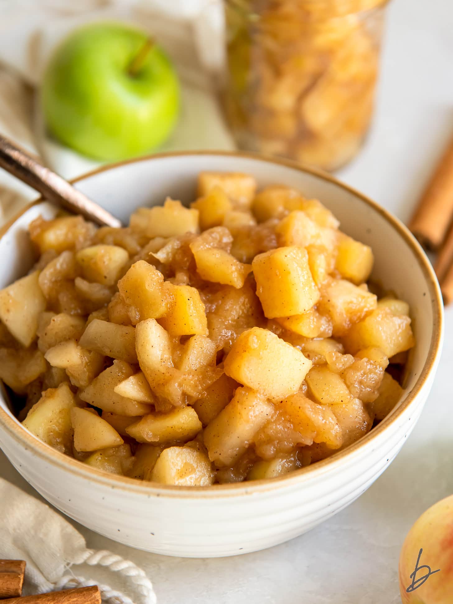 Apple compote